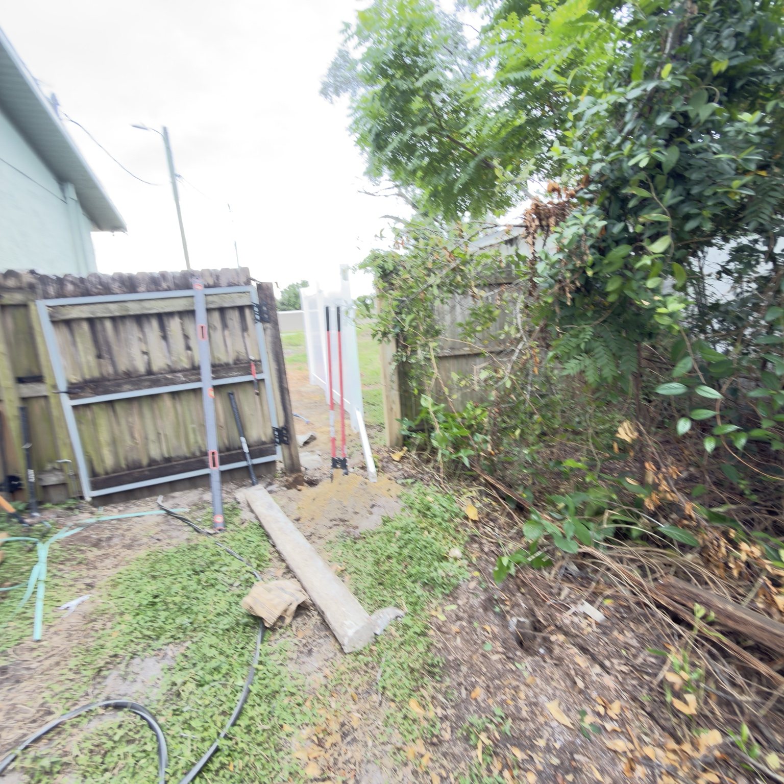 Fence before replacement